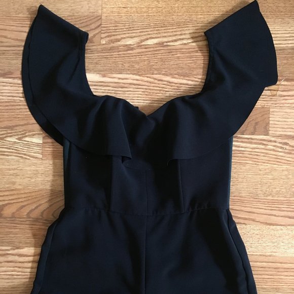 Ruffle Shoulder Crop Jumpsuit - Picture 2 of 6